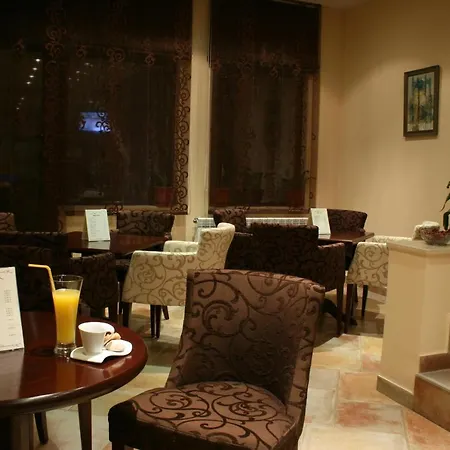 Bizev Hotel